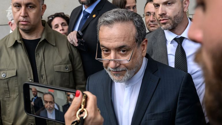 Pourparlers sur le nucléaire iranien à Genève : les Européens exhortent Téhéran à négocier, l'Iran veut la fin des frappes