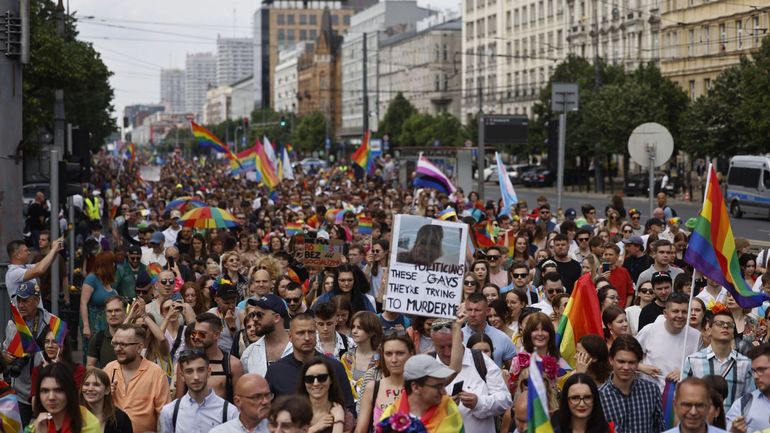 Pologne : grande marche de soutien aux personnes LGBTQIA +