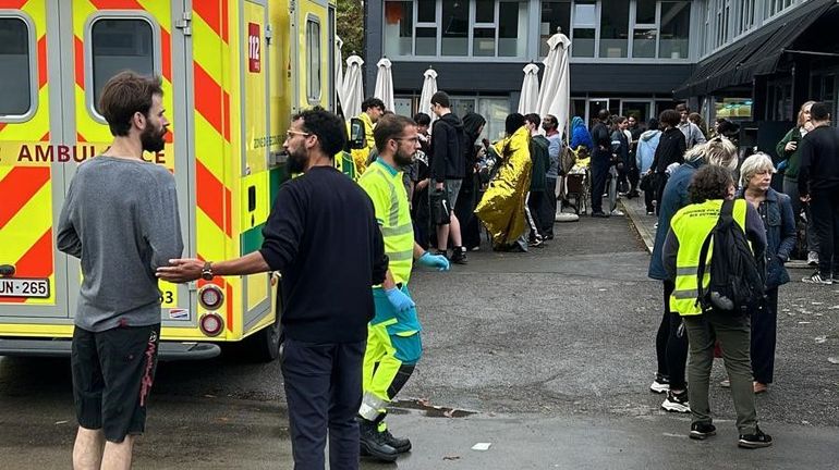 Houyet : vent de panique sur la Lesse après des incidents en kayak, 7 adolescents emmenés à l'hôpital