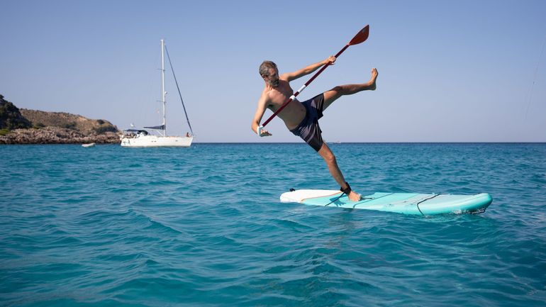 De Waikiki beach à Hawaï, jusqu'aux lacs et rivières belges, le sport de glisse s'est bien adapté