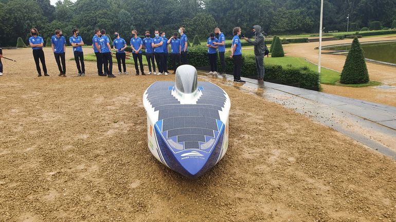 Des étudiants belges s'attaquent au record de distance parcourue par une voiture solaire