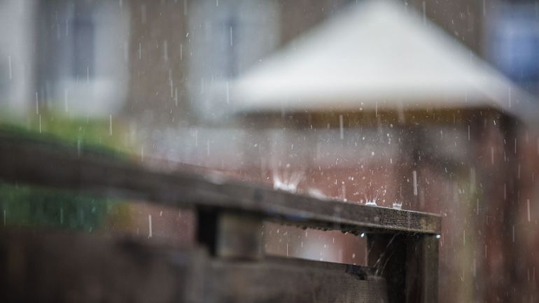 Météo en Belgique : nouvelle zone de pluie attendue ce vendredi, avec un avertissement orange pour la province de Liège