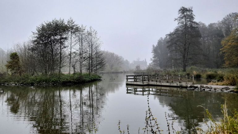 Météo en Belgique : nuages bas et bruine au programme de ce dimanche