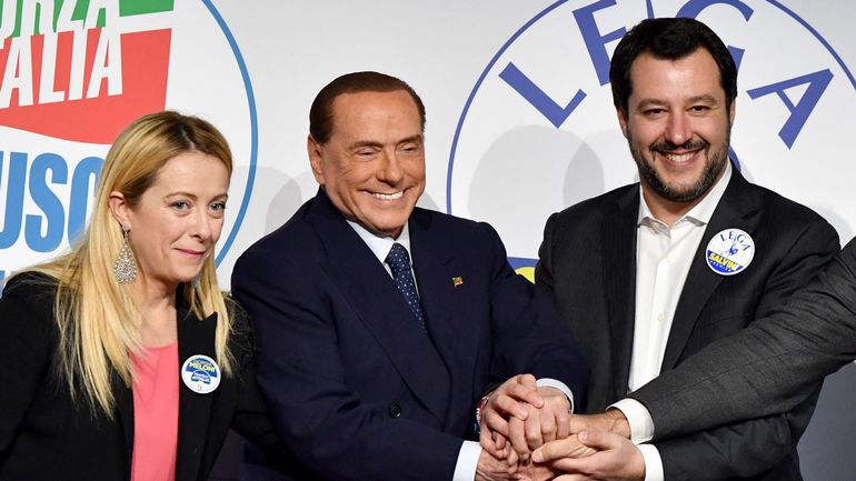 Décès de Silvio Berlusconi : le berlusconisme a-t-il ouvert la voie à l'extrême droite en Italie ?