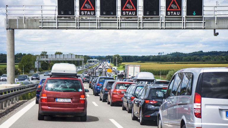 Chassé-croisé sur la route des vacances : trafic déjà dense en Europe, surtout en France et en Allemagne