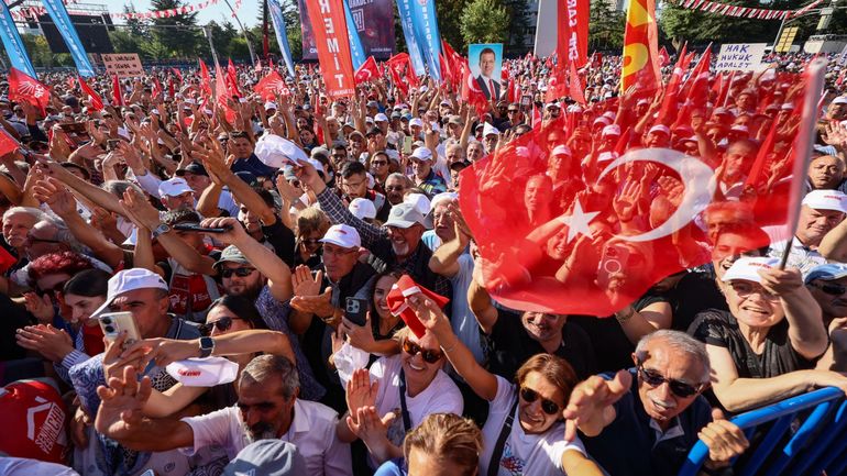 Turquie : la justice offre un répit au principal parti d'opposition