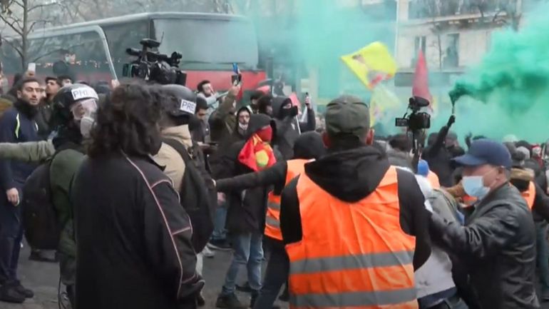 France : des débordements en marge d'une manifestation en hommage aux Kurdes tués à Paris, 11 interpellations