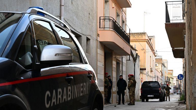 La police italienne a démantelé un réseau de passeurs de migrants vers la France, 17 arrestations