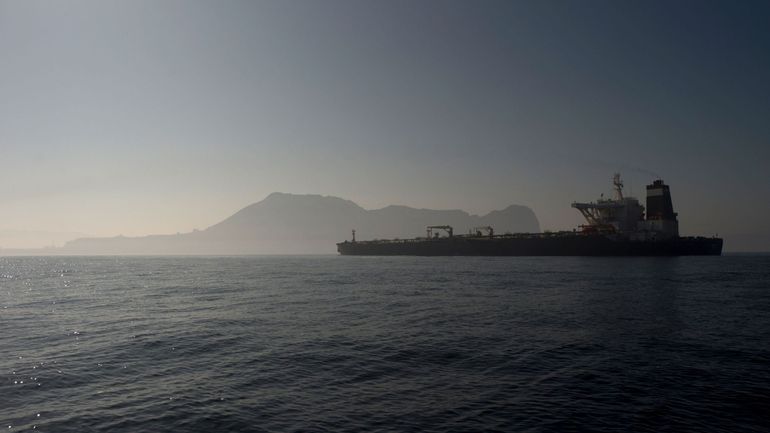Gibraltar : un pétrolier coule après une collision avec un navire transportant du gaz liquéfié