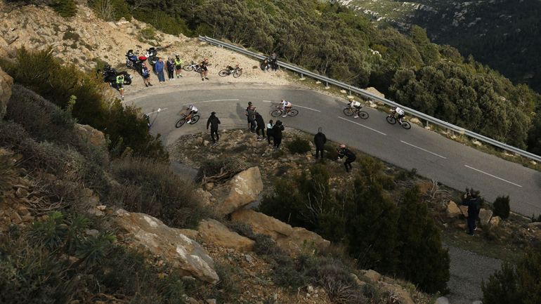 Direct vidéo - Vuelta, 3e étape : Súria-Arinsal, 11 hommes prennent les devants, le peloton laisse filer