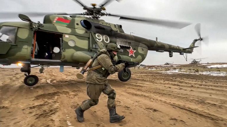Tensions en Ukraine : la Biélorussie annonce que les troupes russes vont rester pour des manoeuvres militaires