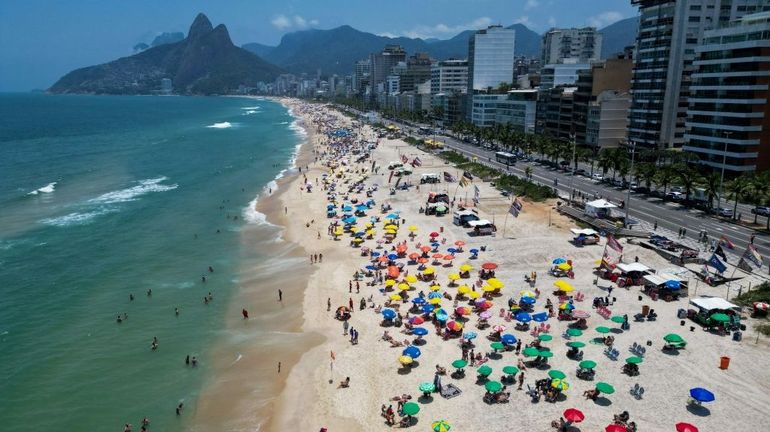 Canicule au Brésil : Rio de Janeiro bat son record de température avec 42,5°C, ruée sur les plages