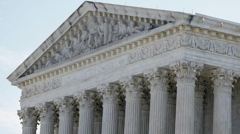 La Cour suprême américaine ouvre la voie aux licenciements massifs de fonctionnaires voulus par Trump