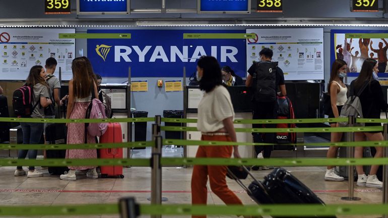 Grève chez Ryanair : 100% des avions basés en Belgique sont cloués au sol, répondent les syndicats