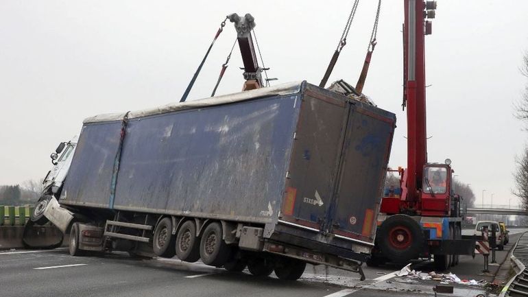 Accident sur l'E40 à Erpe-Mere : la chaussée est dégagée vers Bruxelles