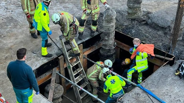 Schaerbeek : un ouvrier de chantier coincé dans un puits de trois mètres