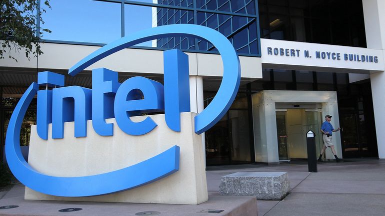 Les ventes d'ordinateurs en baisse : des milliers d'emplois menacés chez Intel