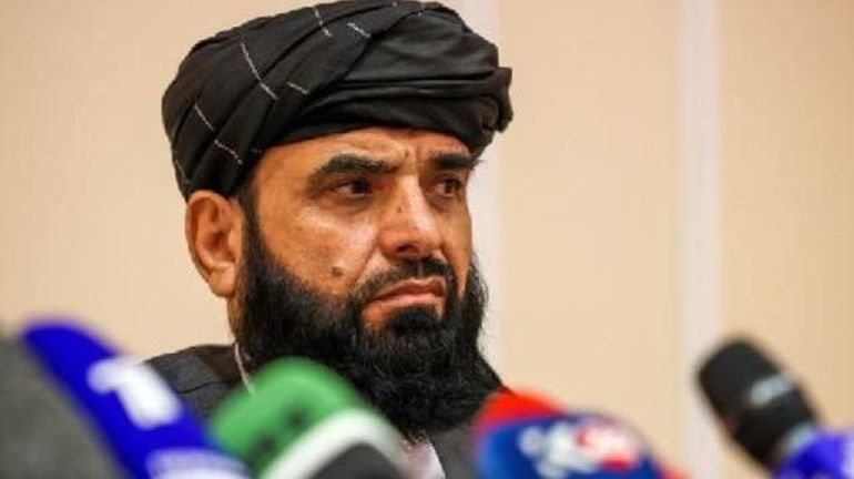 Afghanistan: le voile sera obligatoire mais pas la burqa