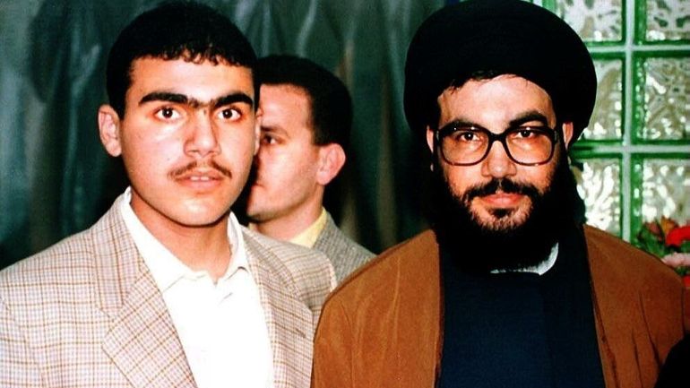 Hassan Nasrallah avec son fils Hadi, mort lors d’une opération contre l’armée israélienne en septembre 1997.