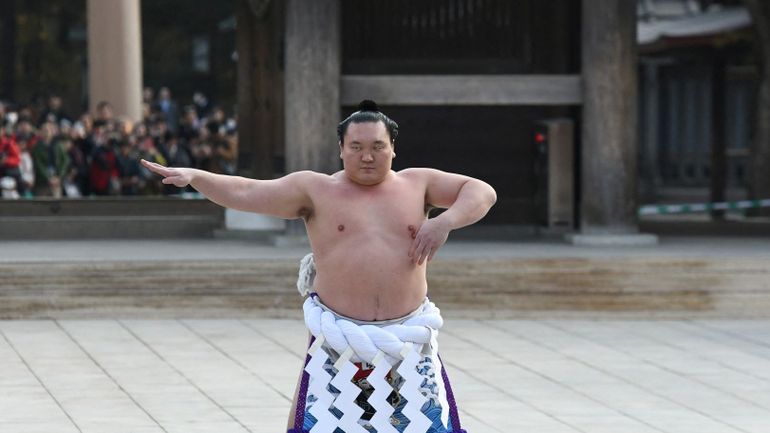 Hakuho, le plus grand champion de l'histoire du sumo, prend sa retraite