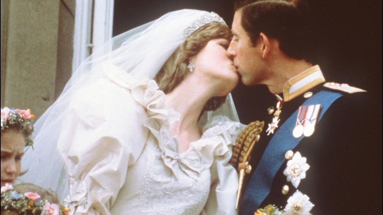 Une part du gâteau de mariage de la princesse Diana et du prince Charles bientôt mise aux enchères