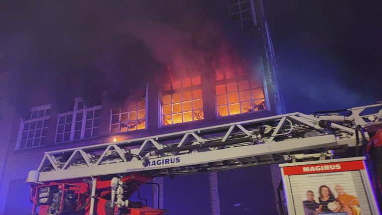 Anderlecht : plusieurs personnes blessées à la suite d'un incendie dans un squat rue du Compas