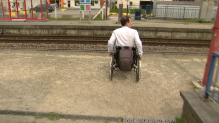 En 2022, seules 4,5% des gares de la SNCB sont accessibles aux personnes à mobilité réduite