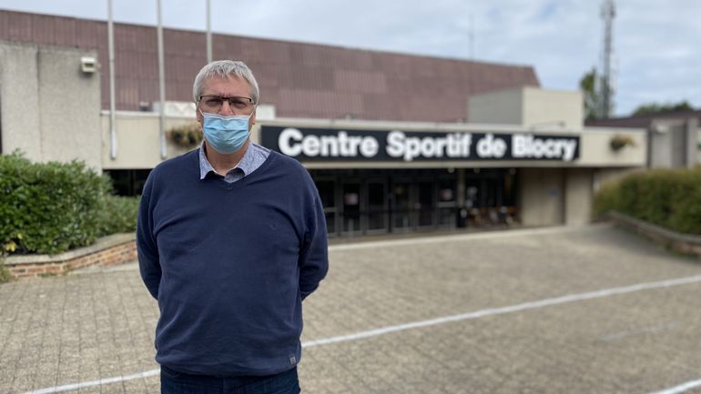 Covid Safe Ticket au Centre sportif de Blocry à Louvain-la-Neuve : des files à l'heure de pointe pour passer le contrôle?