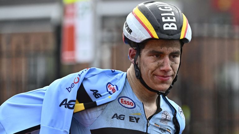 Alec Segaert reçoit le vélo de cristal des espoirs