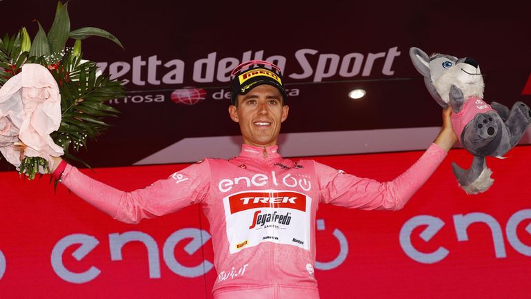 Giro 2022 : Comme Evenepoel, Lopez est passé du foot au vélo : "Je pesais 10 kg de plus, mon père avait un vélo..."