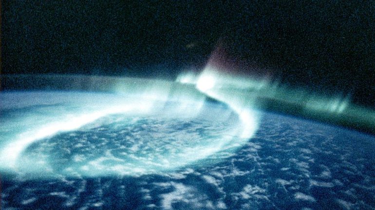 Aurores boréales vues de l'espace : un phénomène spectaculaire capturé par la NASA
