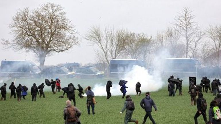 France : l'Etat pointé du doigt pour la gestion policière d'une manifestation contre les mégas-bassines
