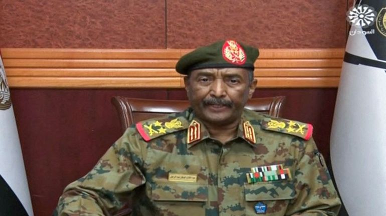 Coup d'Etat au Soudan : le général qui chapeaute la transition dissout les autorités, état d'urgence