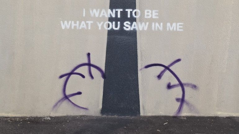 Deux testicules grossièrement peints : à Marseille, l'oeuvre de Bansky brièvement dégradée puis remise en état