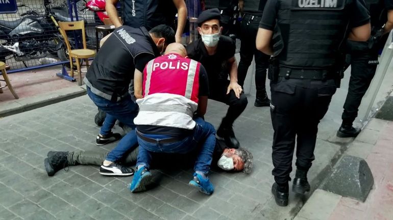 Turquie: manifestations après l'arrestation brutale d'un photographe de l'AFP