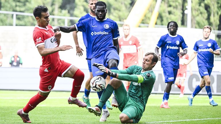 La Gantoise, réduite à dix, renverse l'Antwerp au Bosuil et s'offre un peu d'air