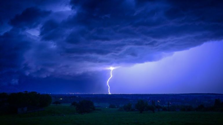 Orages : 24 départements français en vigilance orange dans la moitié est