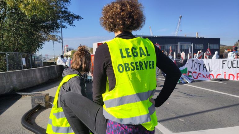 Les observateurs légaux documentent les manifestations, faut-il les protéger pour défendre le droit à manifester?