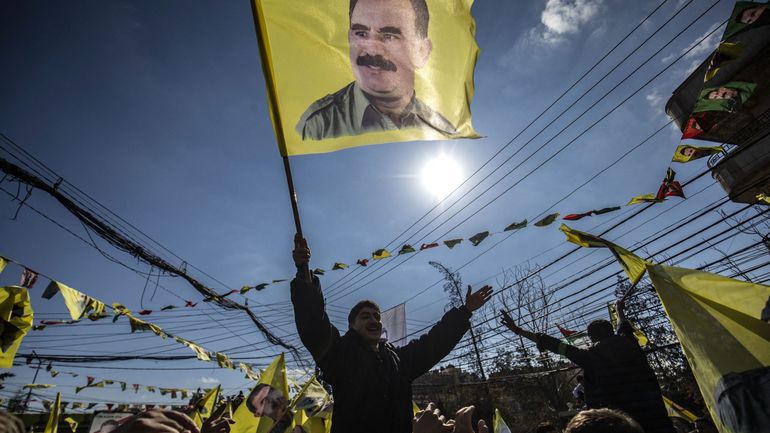 Turquie : le chef kurde Öcalan annonce la dissolution du PKK