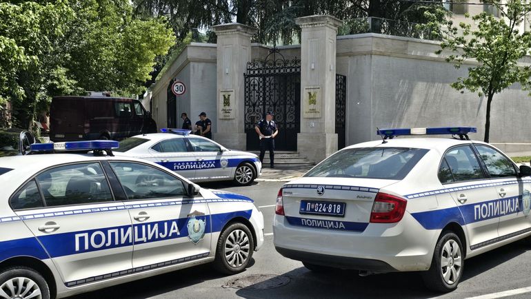Serbie : deux hommes en détention après l'attaque qui a blessé un policier devant l'ambassade israélienne à Belgrade
