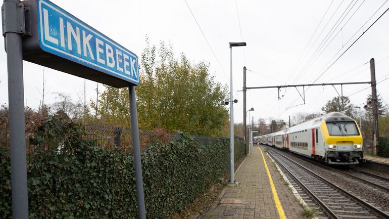 Le trafic ferroviaire est interrompu entre Bruxelles-Midi et Linkebeek, des bus de remplacement sont disponibles