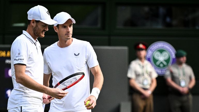 Wimbledon : les adieux d’Andy Murray commencent par une défaite en double mais avec beaucoup d’émotion