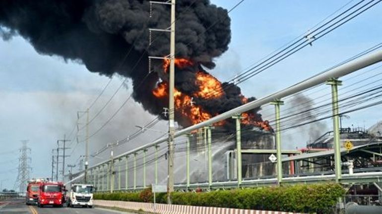 Thaïlande : L'incendie d'un réservoir de gaz entraîne la mort d'une personne l'évacuation de centaines d'autres
