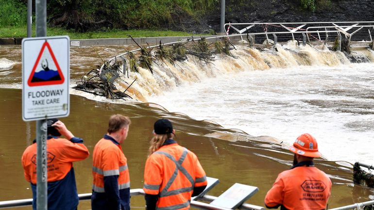 500.000 Australiens incités à fuir les inondations, l'UE offre une aide satellitaire