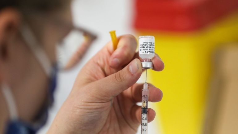 Coronavirus en France : un Français sur deux est complètement vacciné