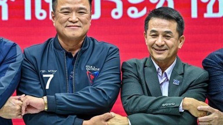Thaïlande : accord entre deux partis rivaux pour tenter de sortir de l'impasse politique suite aux élections législatives