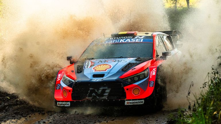 Direct commenté : Neuville se rapproche du podium au Paraguay, plusieurs pilotes piégés par la pluie