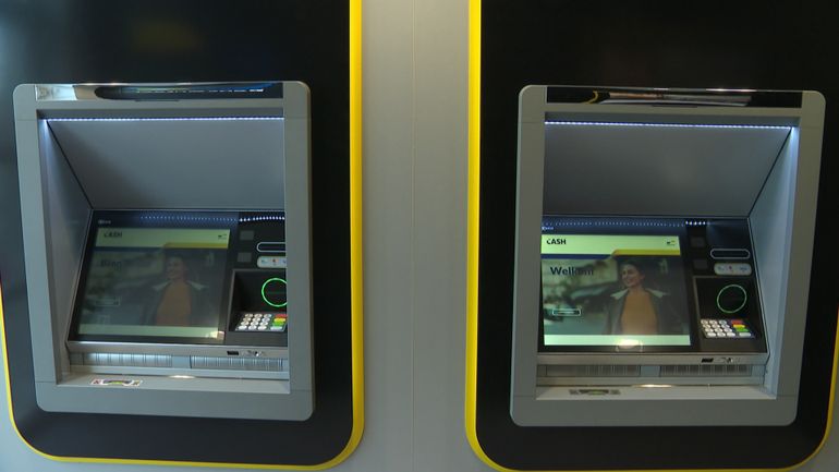 Les six premiers distributeurs automatiques de billets neutres
