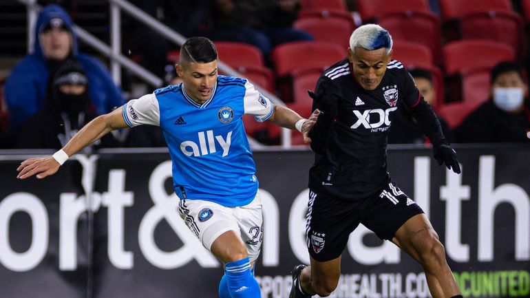 Le moment de solitude d’Andy Najar qui tire à côté du ballon avant de s’écraser au sol