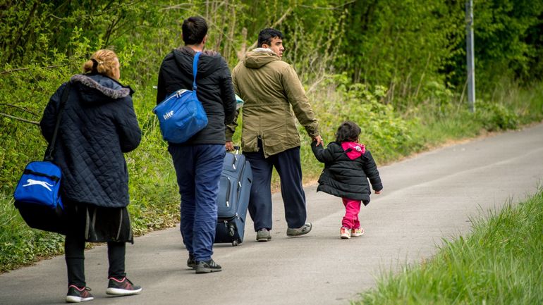 Durcissement des règles de regroupement familial : faire venir ses proches 